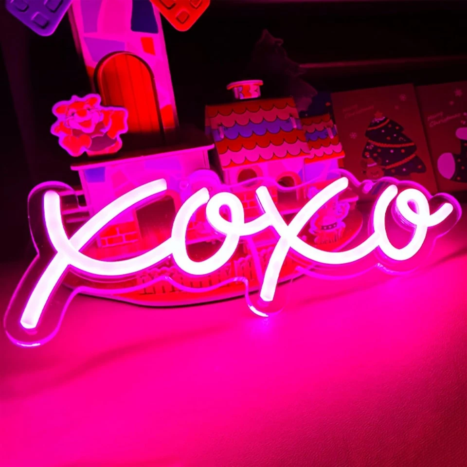 Xoxo ružičasti neonski znak